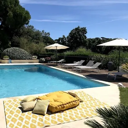 De Plein Pied Pour 8 Personnes A Gassin Saint-Tropez