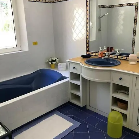 De Plein Pied Pour 8 Personnes A Gassin וילה