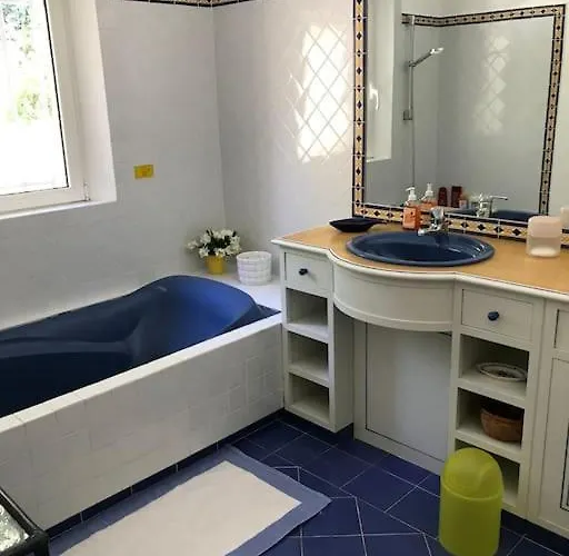 De Plein Pied Pour 8 Personnes à Gassin Villa