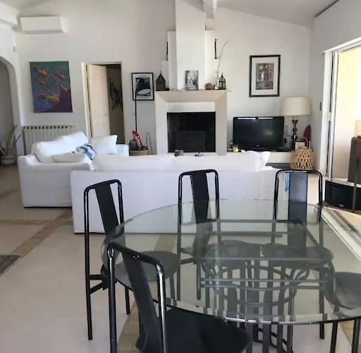 De Plein Pied Pour 8 Personnes à Gassin Villa